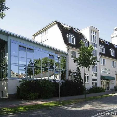 Hotel Grossbeeren 호텔 3*